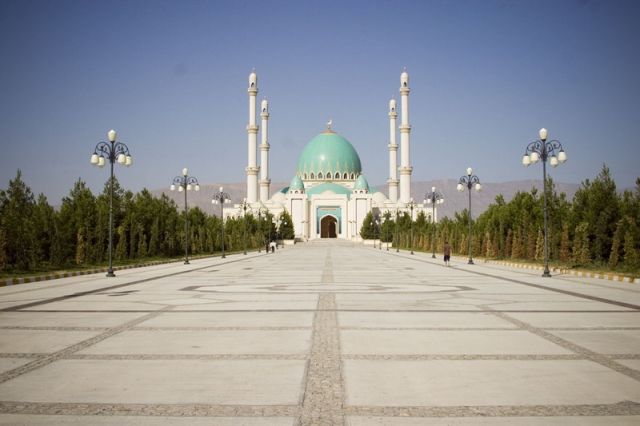Turkmenistan Saparmurad Hajji Mosque in Ashgabat.jpg